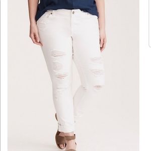 Torrid 14S Distressed Boyfriend White Denim Jeans